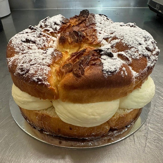 Beesting Cake (Bienenstich)